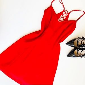 LAUNDRY BY SHELLI SEGAL Lace Down Dress ❤️